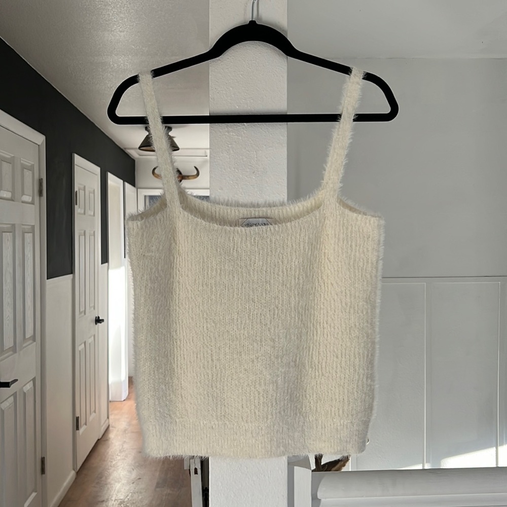 Willow & wind white fuzzy soft cozy tank top cropped